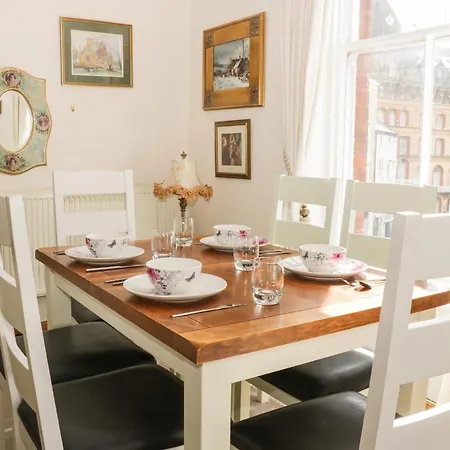 Hatbox Holiday Home Сasa de vacaciones Scarborough